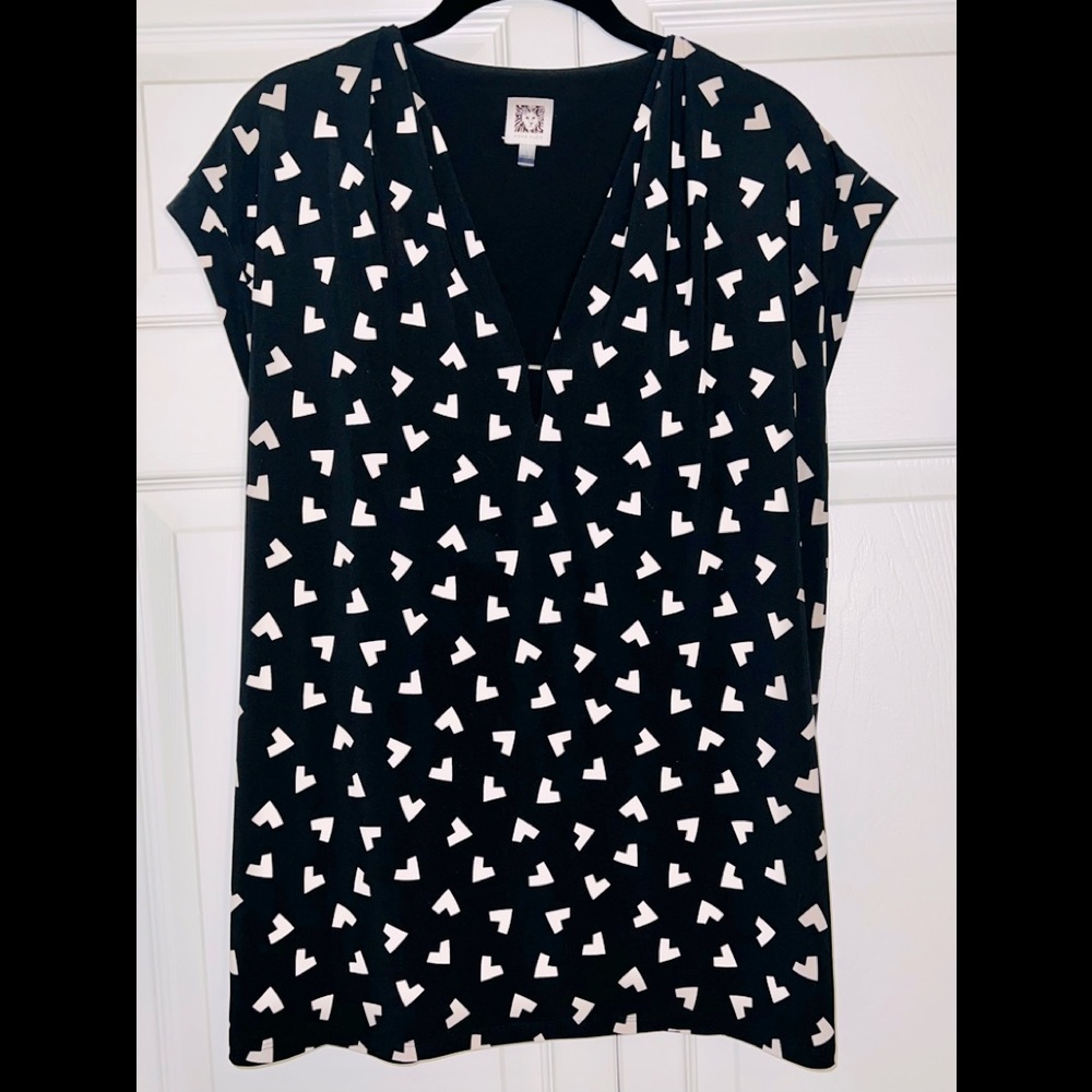 Medium Anne Klein blouse perfect to wear with a suit